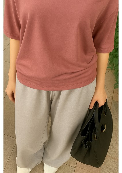 Pudra Kadın Düşük Omuz Kayık Yaka Oversize T-Shirt modelleri