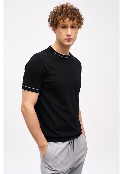 Siyah Standart Fit Dar Kalıp Bisiklet Yaka Düz Kısa Kollu Triko Tişört fiyatları