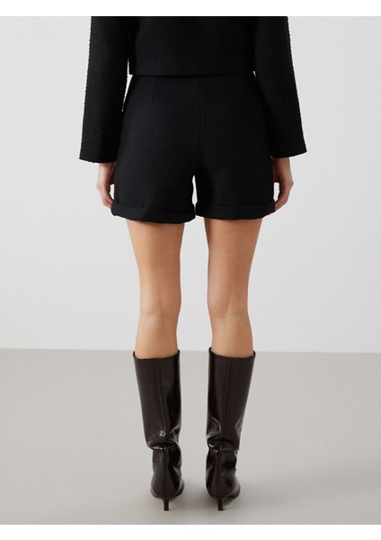 Yeni Sezon Standart Fit Kadın Tüvit Şort indirimleri