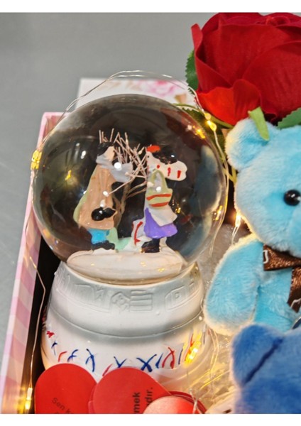 Romantik Hediye Kutusu Işıklı kalpli Mesajlı Kar Küresi ve Peluş Ayıcıklarla Dolu Sevgiliye Hediye