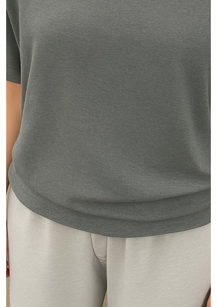 Antrasit Kadın Düşük Omuz Kayık Yaka Oversize T-Shirt modelleri