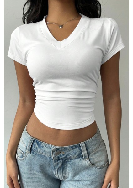 Kadın Beyaz V Yaka Oval Etek Slim T-Shirt fiyatları