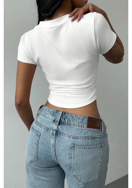 Kadın Beyaz V Yaka Oval Etek Slim T-Shirt fırsatları