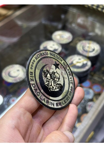 "korku Nedir Bilmeyiz Biz Dağların Erleri" Yazılı 3D Kamuflaj Arma Patch(Peç) Arkası Cırtlı modelleri