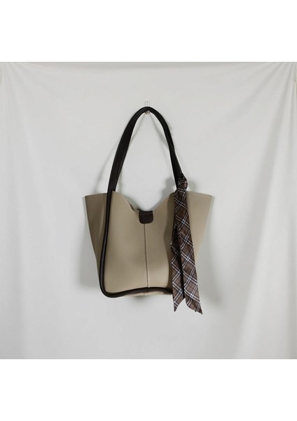 Kadın Fular Detaylı Yavrulu Omuz Çantası fiyatları