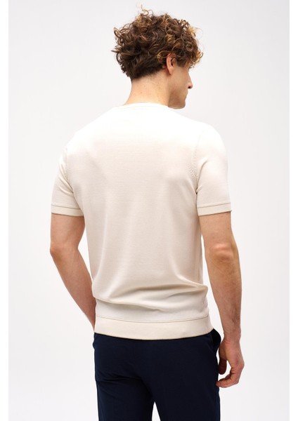 Krem Standart Fit Dar Kalıp Bisiklet Yaka Düz Kısa Kollu Triko Tişört indirimleri
