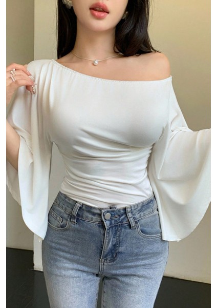 Kadın Beyaz Kayık Yaka Flare Kol Drapeli Fit Bluz