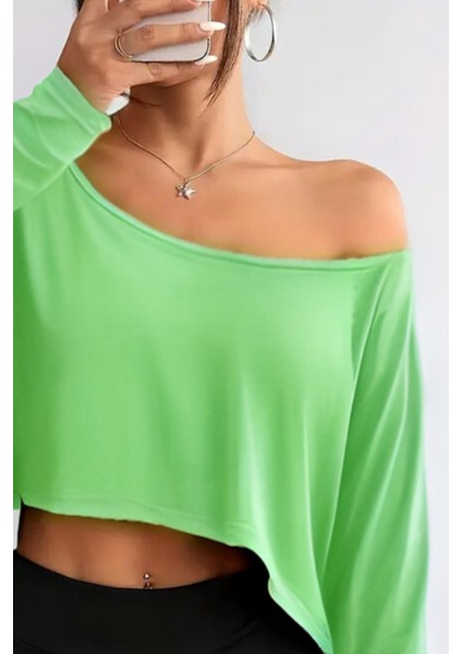 Kadın Düşük Omuz Kayık Yaka Oversize Uzun Kollu Crop T-Shirt modelleri