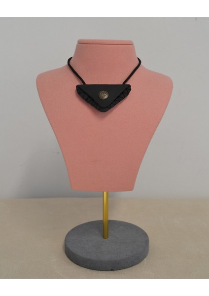 Deri Kaplı Üçgen Mini Cevşen – Boyuna Asmalık Siyah Ipli, Mini Deri Kaplama Çantalı Manevi Dua Kolyesi fiyatları