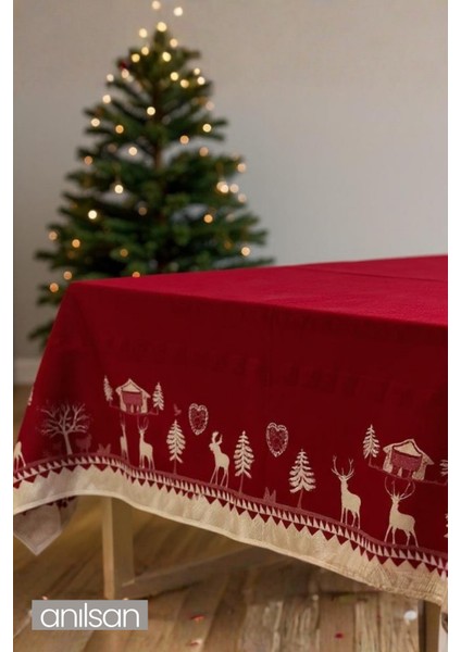 Kırmızı Yılbaşı Desenli Masa Örtüsü – Geyik ve Çam Ağacı Motifli, Şık Yeni Yıl Masa Dekoru