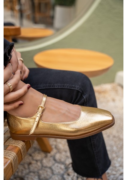 Flue Gold Kadın Tokalı Düz Babet fırsatları