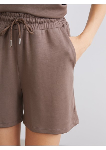 Yeni Sezon Beli Lastikli Kadın Şort modelleri