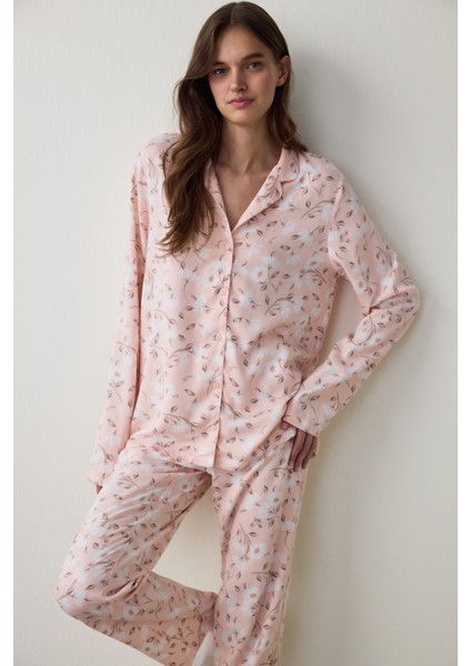 Açık Pembe Ellie Çiçekli Gömlek Yaka Uzun Kol Pijama Takımı