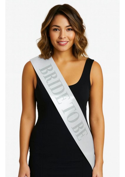 Beyaz Saten Üzerine Kalın Gümüş Bride To Be Kuşağı