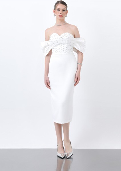 Üzeri Boncuk Işlemeli Straplez Elbise