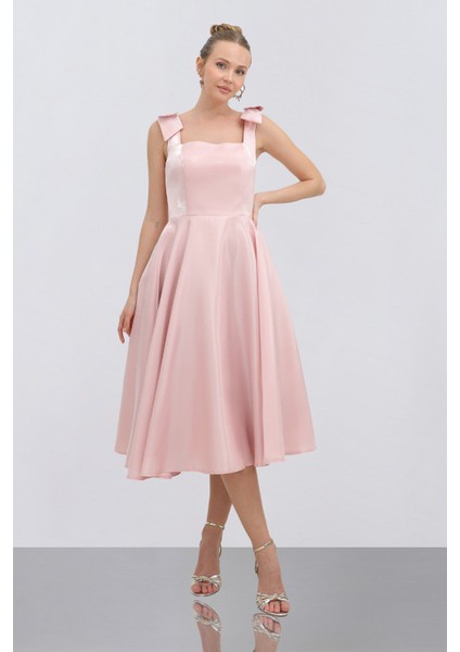 Fiyonk Modelli Elbise