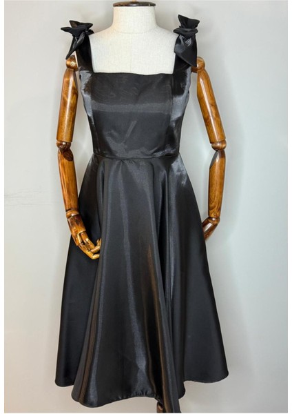 Fiyonk Modelli Elbise