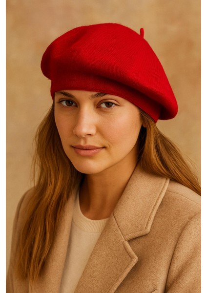 Kadın Kırmızı Triko Fransız Bere – Yumuşak Dokulu Kışlık Model