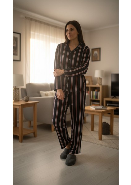 Çizgi Desenli Önden Düğmeli Kadın Polar Pijama Takımı fiyatları