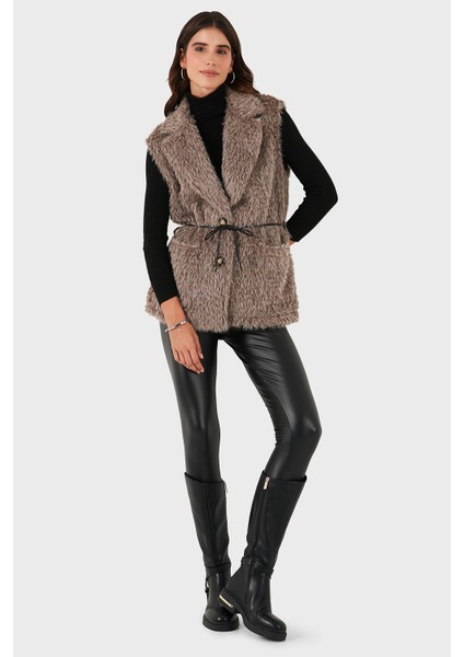 Via Dante Regular Fit Kruvaze Yaka Bağlama Detaylı Kürk Yelek Bayan Yelek 68821807 fiyatları
