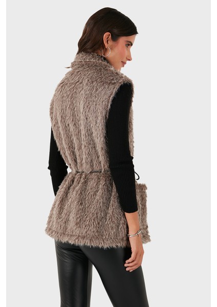 Via Dante Regular Fit Kruvaze Yaka Bağlama Detaylı Kürk Yelek Bayan Yelek 68821807 modelleri