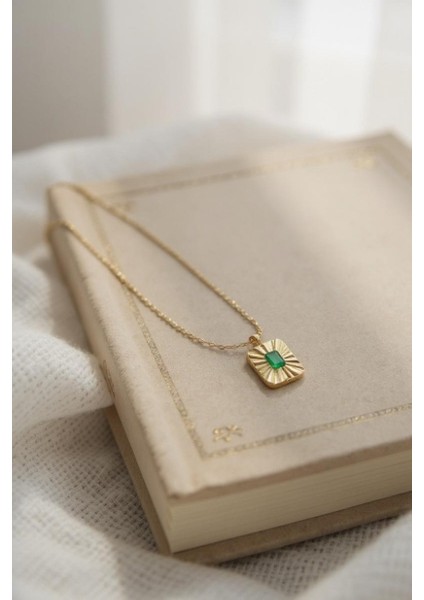 Vıp Gold Renk Kaplama Zümrüt Taşlı Kolye - 60 cm Zincir modelleri