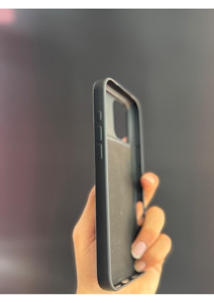 Iphone 17 Pro Uyumlu Siyah Sert Silikon ve Içi Kadife Magsafe Kılıf
