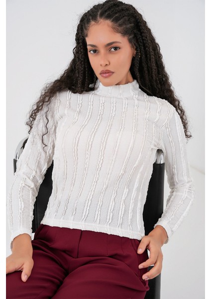 Kadın Bdart Dokulu Slim Fit Dik Yaka Bluz Beyaz fırsatları