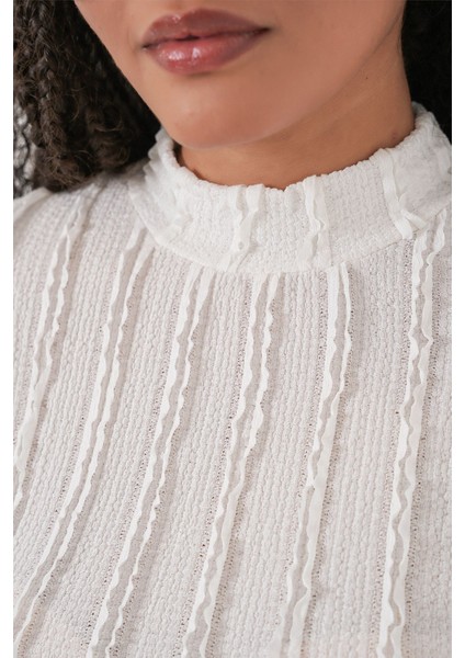 Kadın Bdart Dokulu Slim Fit Dik Yaka Bluz Beyaz