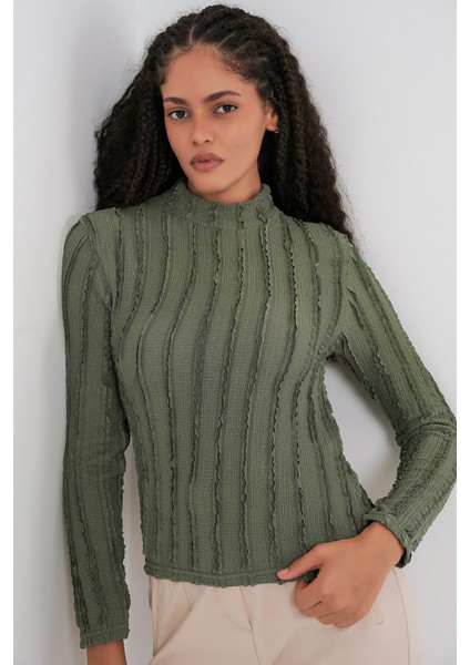 Kadın Bdart Dokulu Slim Fit Dik Yaka Bluz Haki Yeşil fırsatları