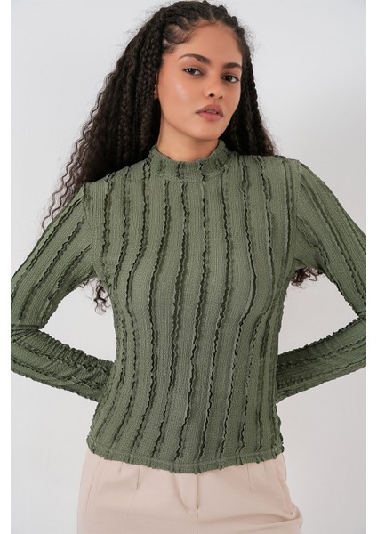 Kadın Bdart Dokulu Slim Fit Dik Yaka Bluz Haki Yeşil