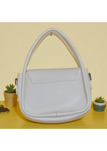 Kadın Beyaz Mini Kol & Omuz Çantası – Şık Metal Klips Detaylı Küçük Boy Askılı Çanta fiyatları