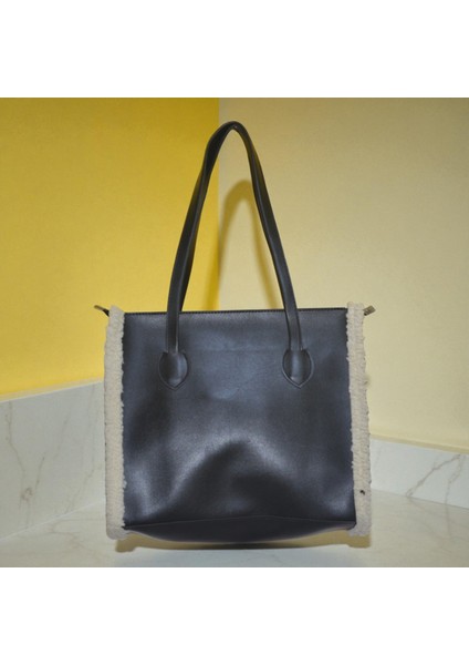 Kadın Peluş Detaylı Deri Görünümlü Omuz Çantası – Şık ve Geniş Tote Model