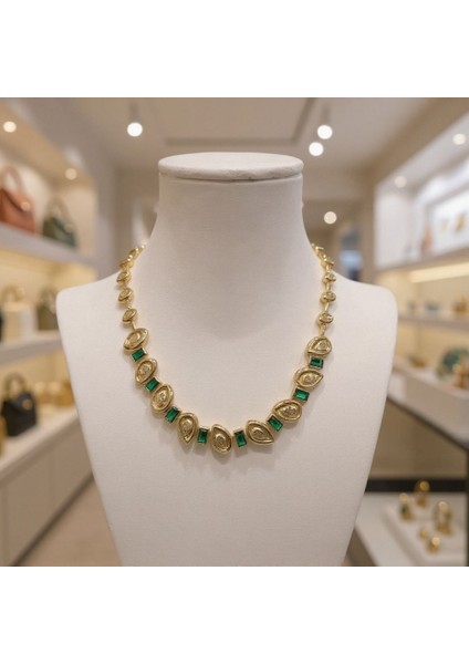 Yeşil Taşlı Kare ve Damla Figürlü Kolye fiyatları