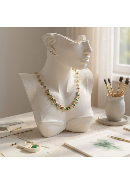 Yeşil Taşlı Kare ve Damla Figürlü Kolye modelleri