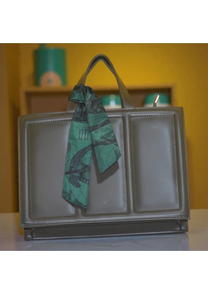 Kadın Fular Detaylı Kutu Form Deri Görünümlü Omuz Çantası – Şık Günlük Model