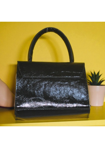 Kadın Parlak Deri Mini Kol & Omuz Çantası – Şık Kilit Detaylı Küçük Boy Çanta (Askılı) fiyatları