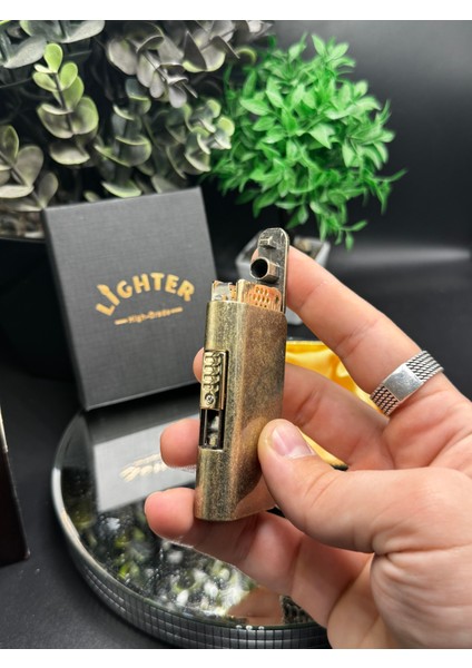 Koleksiyonluk Fransız Reprodüksiyon Çakmak - 1930'LAR Vintage Stil - Benzinli, Doldurulabilir indirimleri