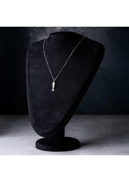 Gümüş Renk Balık Figürlü Çelik Kadın Kolye – Zarif, Sembolik veModern Şıklık Kolyesi