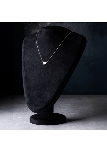 Kalp Figürlü Gümüş Renk Çelik Kadın Kolye – Sade ve Romantik TasarımKolyesi fiyatları