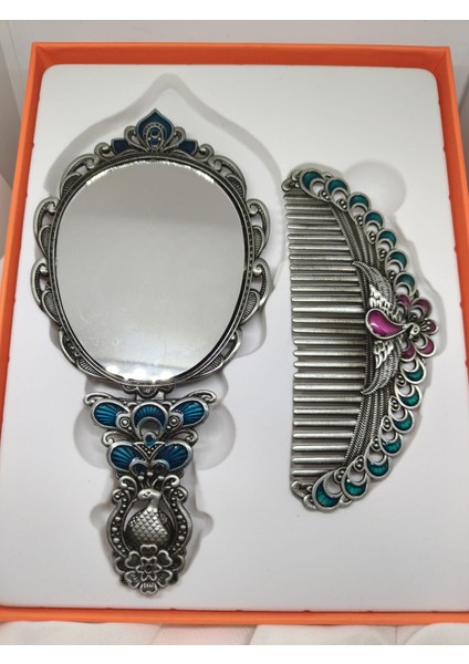Vintage Metal Tavus Kuşu Desenli El Aynası ve Tarak Seti (17 x 7.5 Cm) fırsatları