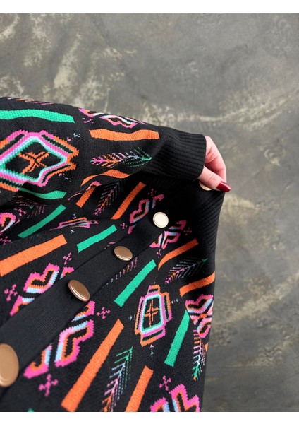 Triko Oversize Etnik Desenli Hırka