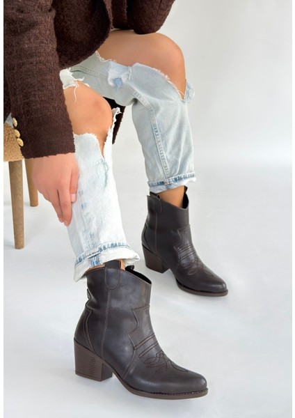 Sivri Burun Topuklu Bot Acı Kahve Topuk Boyu 5,5 cm fiyatları