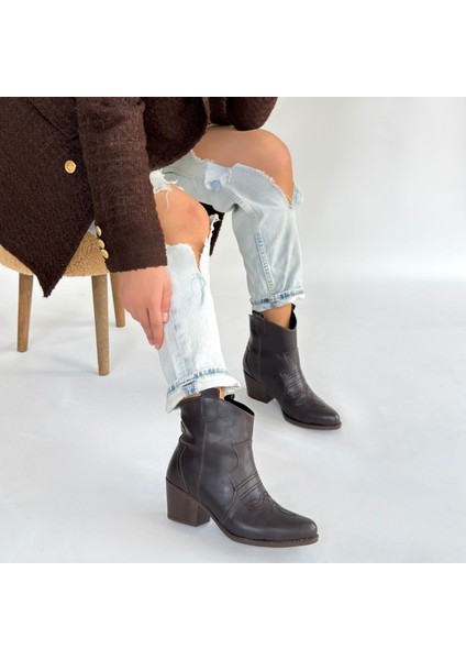 Sivri Burun Topuklu Bot Acı Kahve Topuk Boyu 5,5 cm fırsatları
