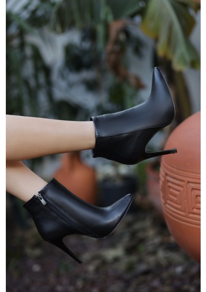 Topuklu Yandan Fermuarlı Bot Siyah Topuk Boyu 10 cm