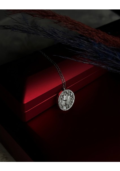 Taşlı Yıldızlı 925 Ayar Gümüş Kadın Kolye (Rodyum Kaplamalı) fırsatları
