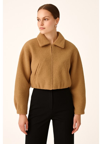 Kadın Kısa Teddy Ceket – Yumuşak Dokulu, Fermuarlı, Sıcak Tutucu