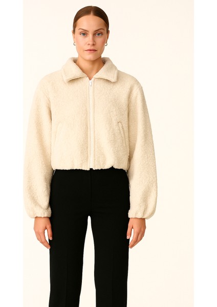 Kadın Kısa Teddy Ceket – Yumuşak Dokulu, Fermuarlı, Sıcak Tutucu