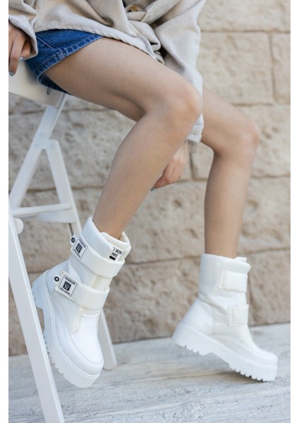 Miah Beyaz Rugan Kar Bot - Lisinya