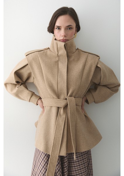 Bej Apoletli Vatkalı Kaşe Kaban - 1005